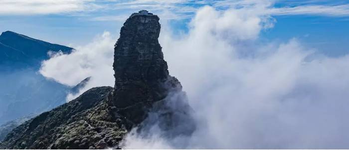  【2020春节】玩遍贵州 西江千户苗寨 梵净山—侗寨黎平侗寨 堂安梯田 荔波小七孔 安顺黄果树大瀑布 青岩古镇 体验少数民族风情7天游